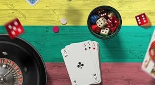 বাংলাদেশে মোবাইলে baji game স্লট গেম খেলার দৃশ্য
